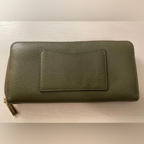 Michael Kors AUTHENTIC Olive Wallet - zip closure, gold accents - Picture 2 of 5